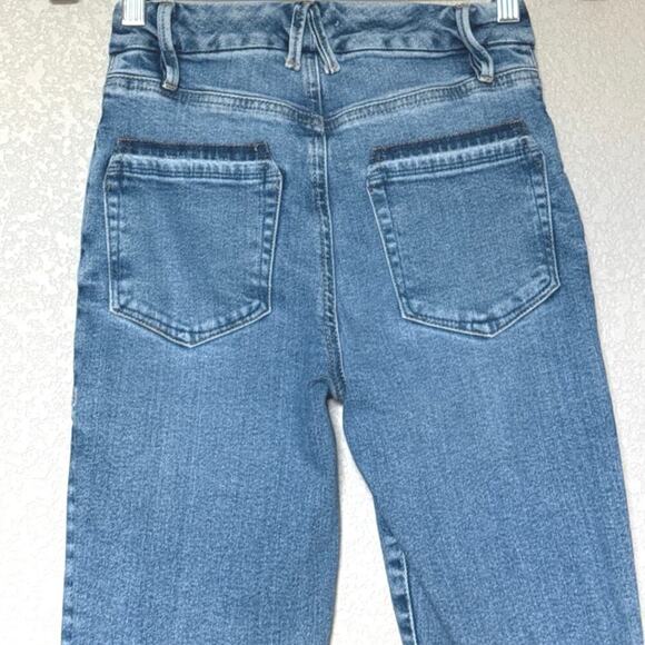 Good American Blue Flare Jeans - Picture 5 of 9